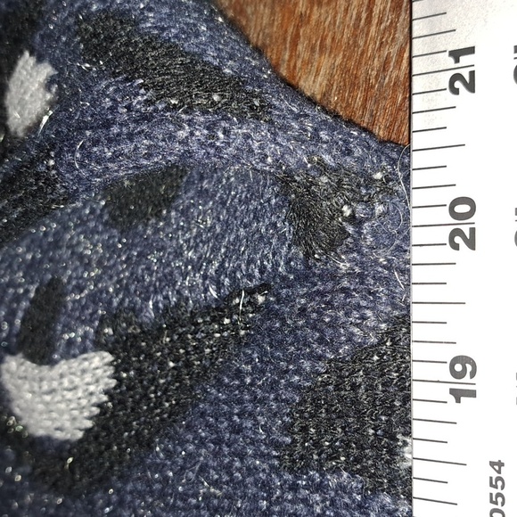 Buckle Free Generation Women's Blue Leopard Print Sweater Size Medium - Picture 7 of 12